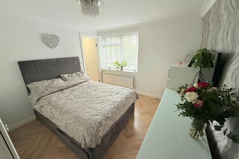 4 bedroom semi-detached house for sale, Forge Lane, Rochester ME3