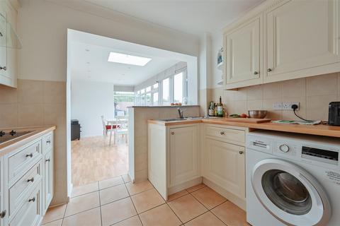 2 bedroom semi-detached bungalow for sale, Lawn Avenue, Kimpton,