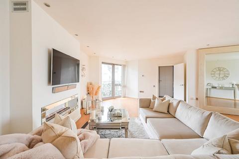 417 Wick Lane, London E3