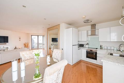 2 bedroom flat for sale, 417 Wick Lane, London E3