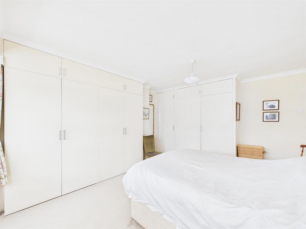 Bed 1 2.jpg