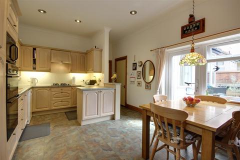 5 bedroom semi-detached house for sale, Nunburnholme Avenue, North Ferriby