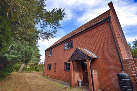 5 bedroom detached house for sale, Holt Road, Cromer