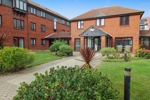 1 bedroom retirement property for sale, 65 Imperial Avenue, Westcliff-On-Sea