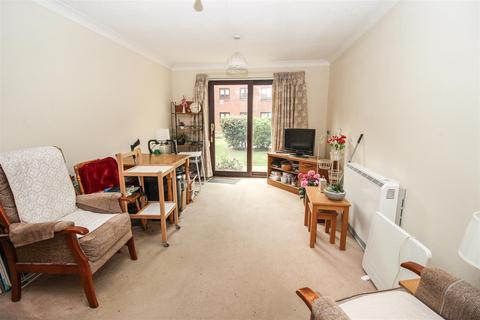 1 bedroom retirement property for sale, 65 Imperial Avenue, Westcliff-On-Sea
