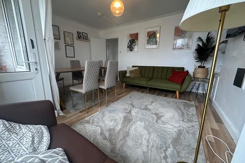 3 bedroom flat to rent, Harper Road, London SE1