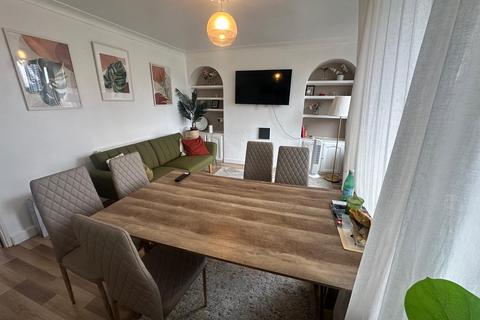 3 bedroom flat to rent, Harper Road, London SE1