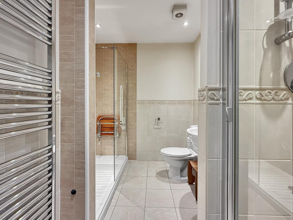 Four-Piece Bathroom Suite