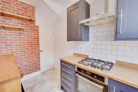 2 bedroom terraced house for sale, Armley Lodge Road, Leeds, West Yorkshire, LS12