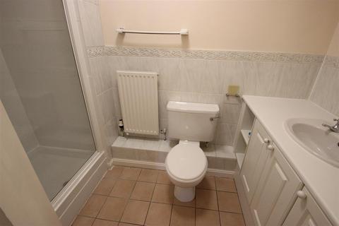 undefined, Venneit Close