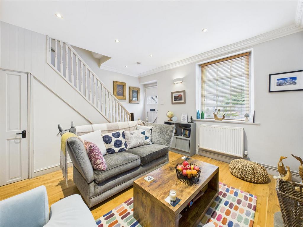 CAM04279 G0-PR0146-STILL013.jpg