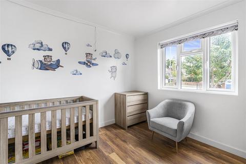 17 Wingfield Road, Kingston Upon Thames, KT2 5LR