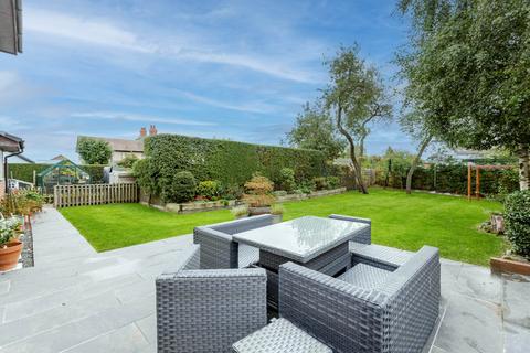 4 bedroom detached house for sale, Foxes Hollow, Crewe, Cheshire, CW1 4NX