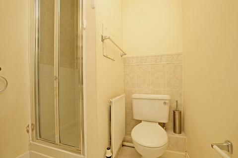 undefined, Venneit Close