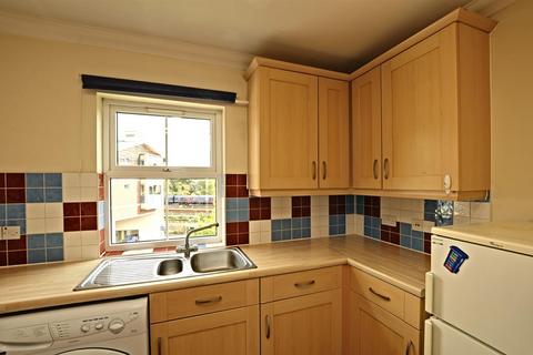 undefined, Venneit Close