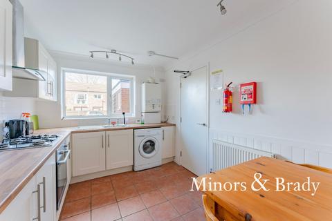 5 bedroom semi-detached house to rent, Morello Close, Norwich