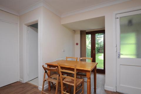 4 bedroom house to rent, Valentia Road
