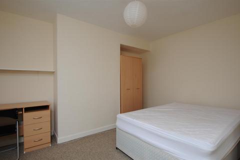 4 bedroom house to rent, Valentia Road