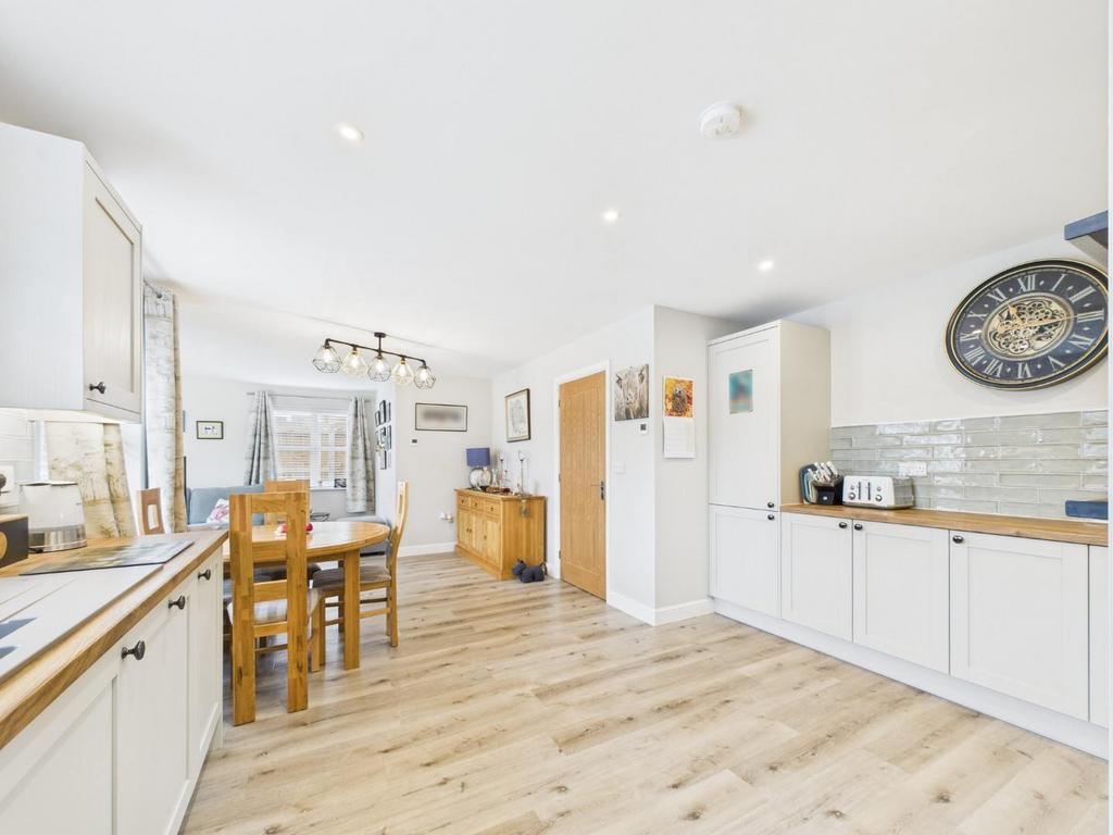 Kitchen/Dining Area