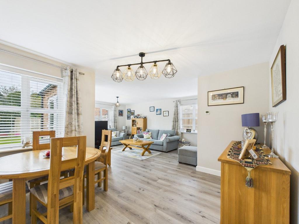 Dining Area/Lounge