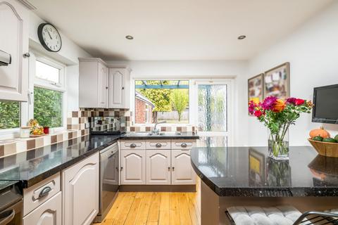 4 bedroom detached house for sale, Station Road, St. Albans AL4