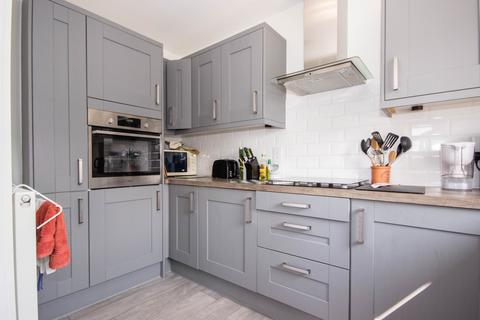 2 bedroom flat for sale, Princess Court, Castle Street, East Cowes, Isle of Wight