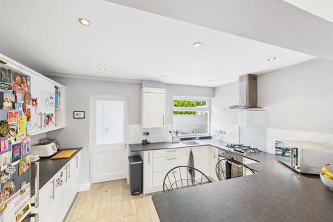 14 Woodman Road, Coulsdon, CR5 3HP