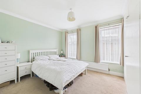 14 Woodman Road, Coulsdon, CR5 3HP