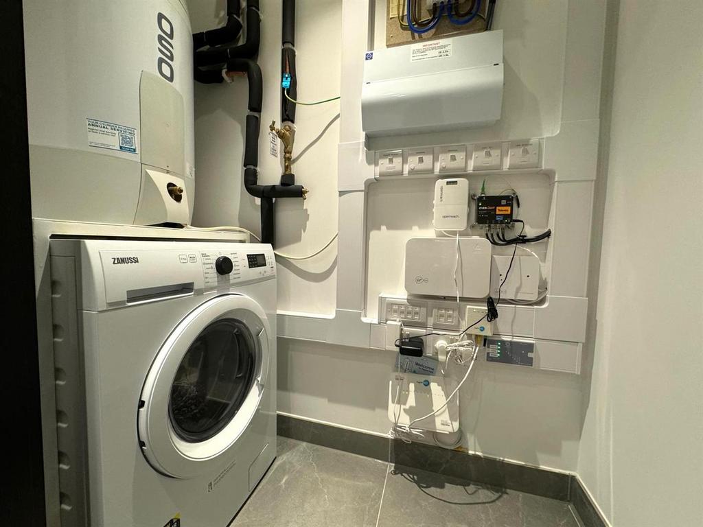 Utility cupboard pic 2.jpg