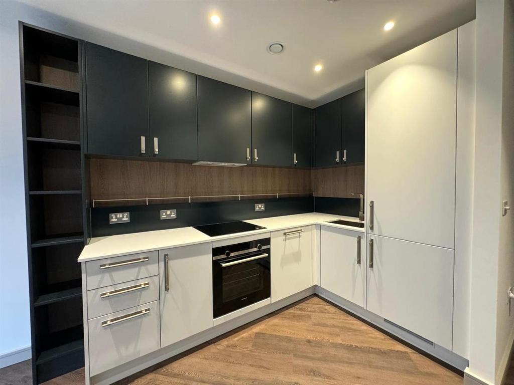 Kitchen pic 2.jpg