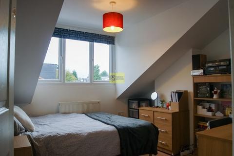 5 bedroom terraced house to rent, Tiverton Road, Birmingham B29