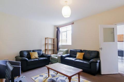 4 bedroom terraced house to rent, Bournbrook Road, Birmingham B29
