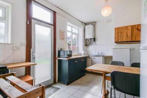 4 bedroom terraced house to rent, Bournbrook Road, Birmingham B29
