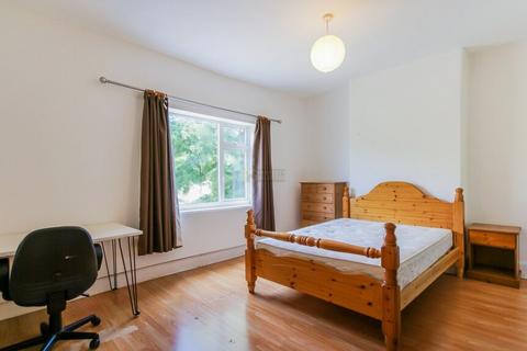4 bedroom terraced house to rent, Bournbrook Road, Birmingham B29