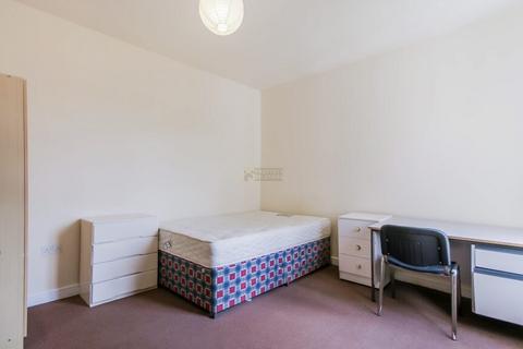 4 bedroom terraced house to rent, Bournbrook Road, Birmingham B29
