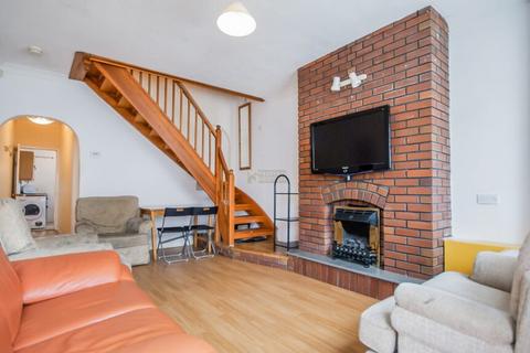4 bedroom terraced house to rent, Alton Road, Birmingham B29