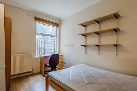 4 bedroom terraced house to rent, Alton Road, Birmingham B29