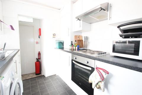 4 bedroom house to rent, Randolph Street, Cowley