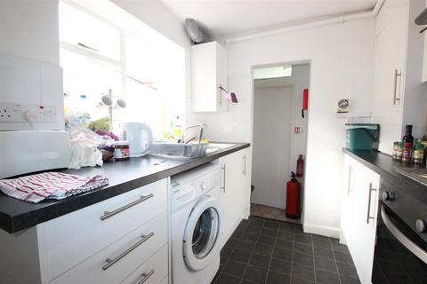 4 bedroom house to rent, Randolph Street, Cowley