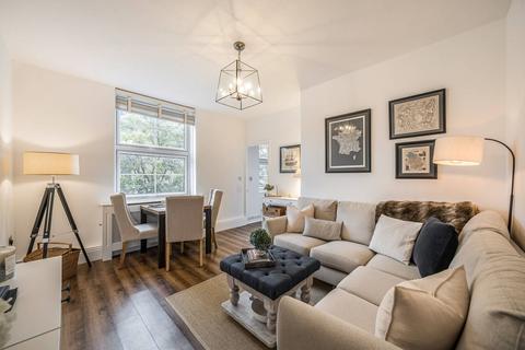 2 bedroom flat for sale, Matilda House, St Katharine Docks, London, E1W