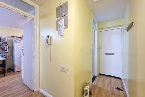 1 bedroom flat for sale, Golding Court, Riverdene Road, Ilford
