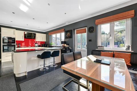 undefined, Salisbury Grove, Camberley GU16