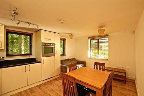 2 bedroom flat to rent, Park View, Marston Road
