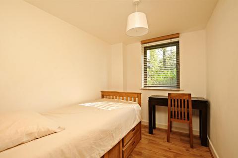 2 bedroom flat to rent, Park View, Marston Road