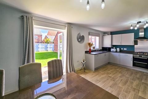 5 bedroom detached house to rent, Red Admiral Way, Knaresborough, HG5