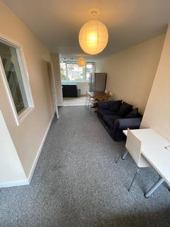 6 bedroom house to rent, Horwood Close