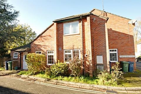 4 bedroom flat to rent, Harpsichord Place
