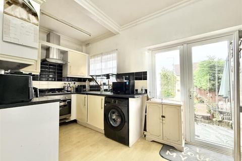 3 bedroom terraced house for sale, Cheshire Road, Aylestone LE2