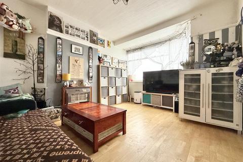 3 bedroom terraced house for sale, Cheshire Road, Aylestone LE2