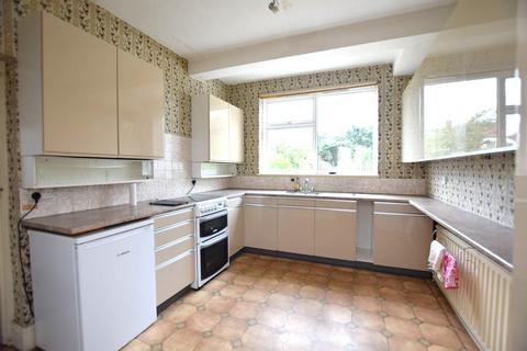 5 bedroom house to rent, Byron Avenue, London, E18
